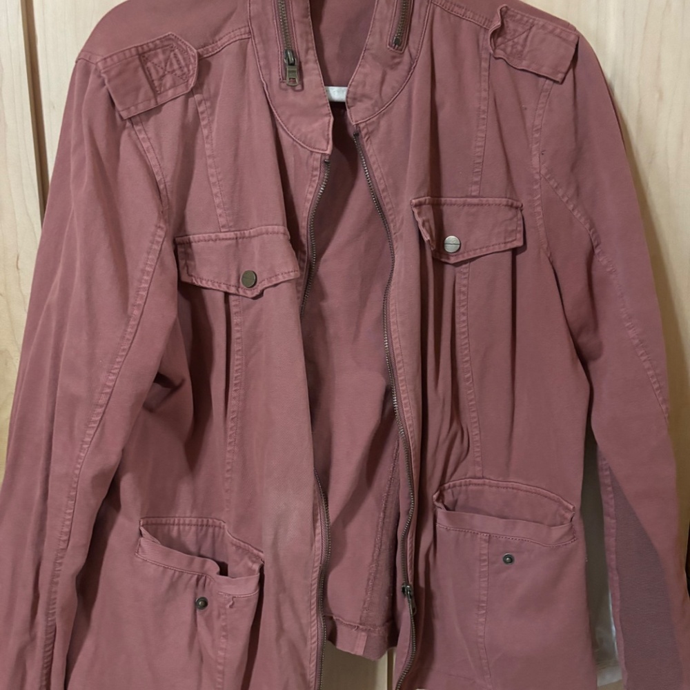 2 light jackets - Picture 4 of 5
